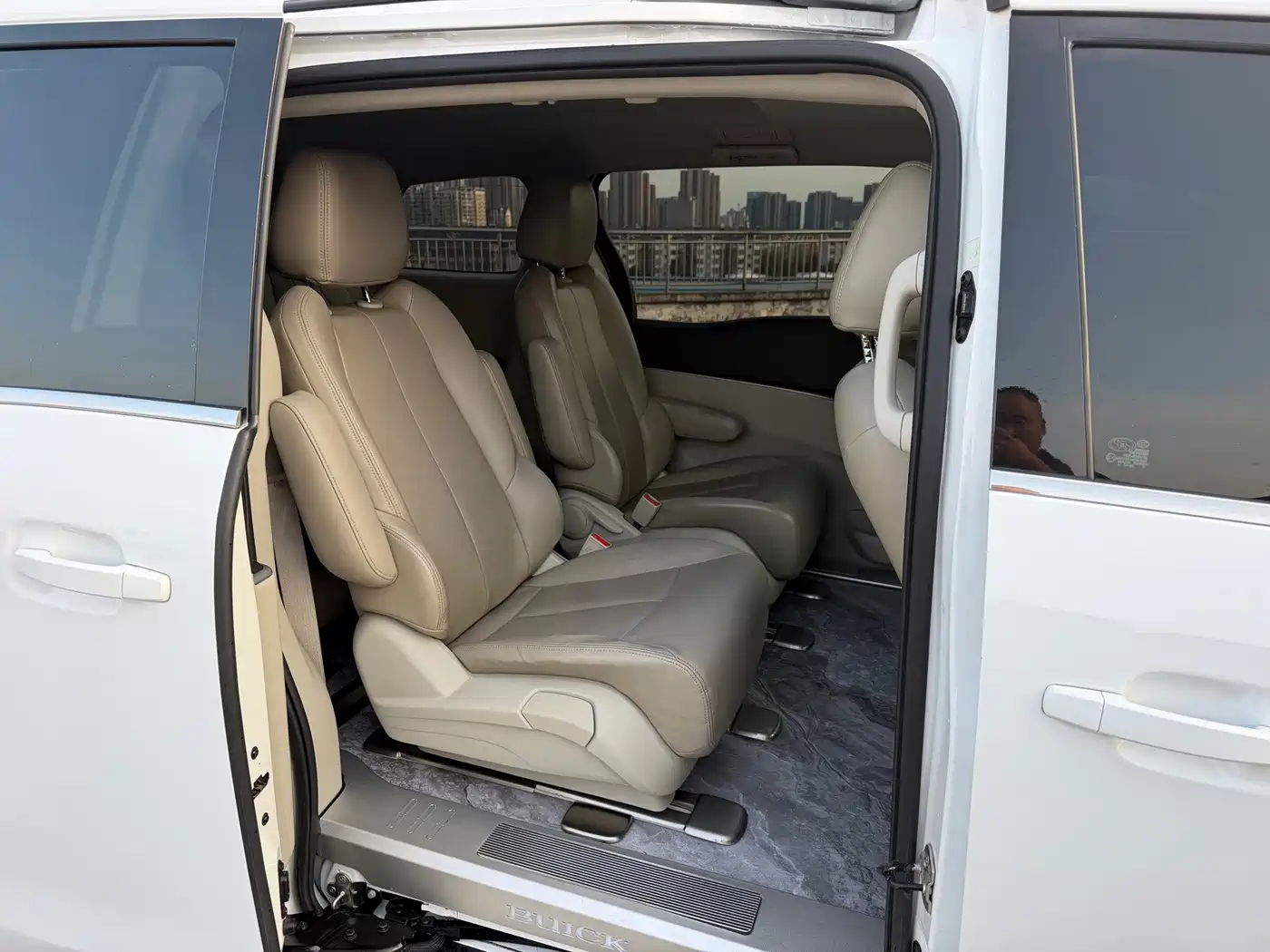 Фото 15 - Buick GL8