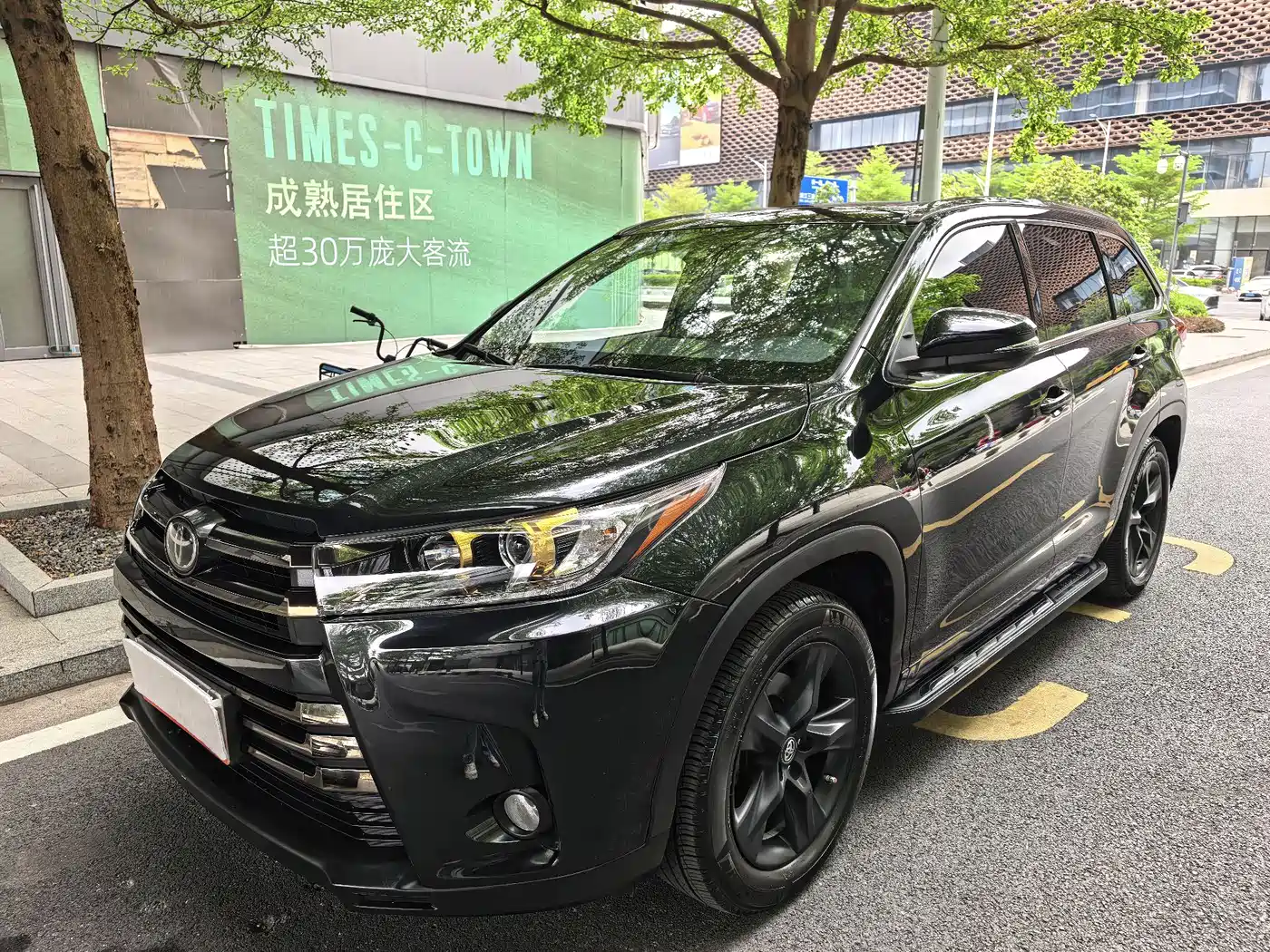Toyota Highlander 2018 Model 2.0T 4WD Knight Edition 7-Seater China VI