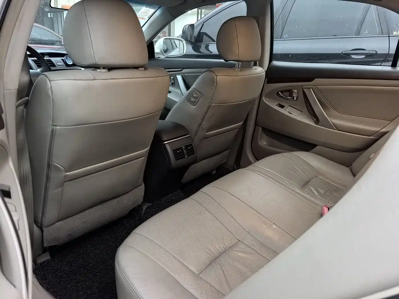 Toyota Camry 2013 200G Classic Luxury Edition фото 8