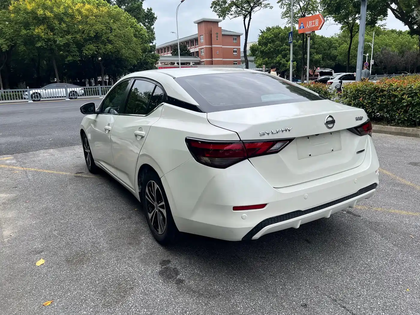 Nissan SYLPHY, миниатюра 5