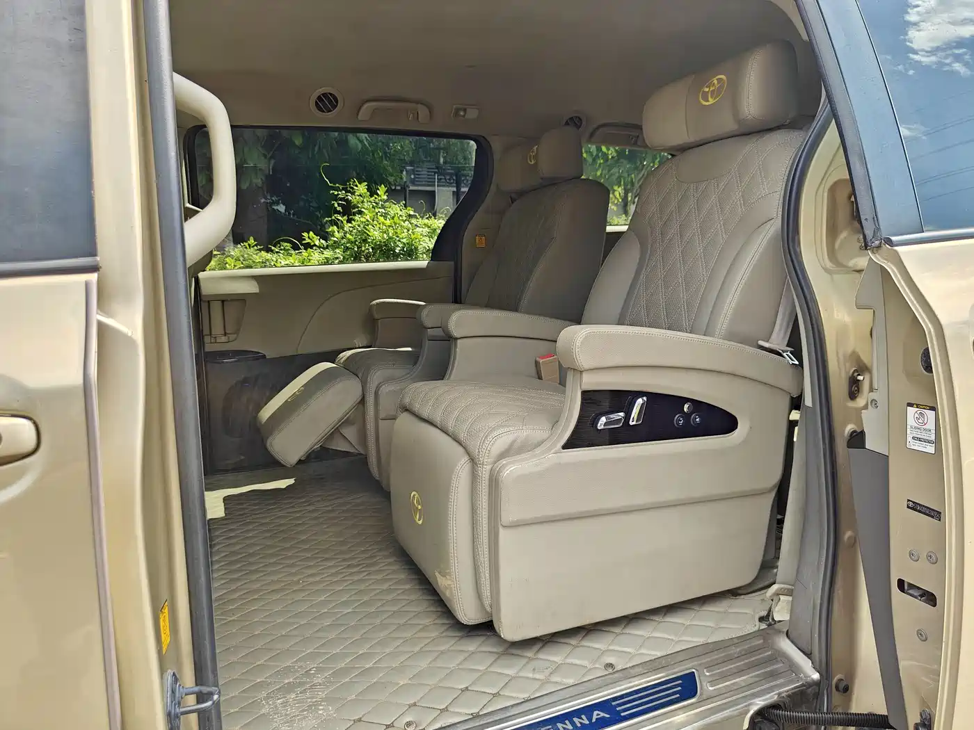 Toyota Sienna фото 7