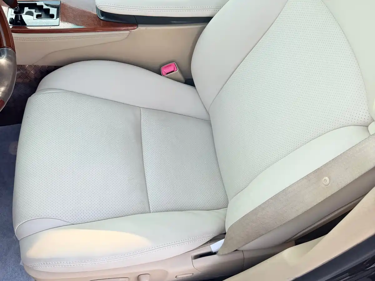 Photo 9 - Lexus GS