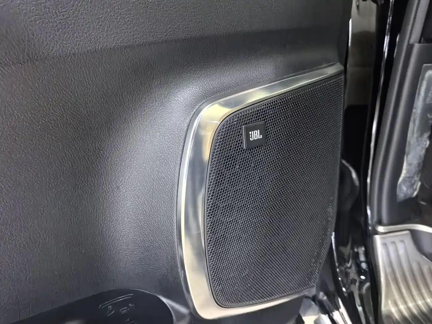 Toyota Alphard 2018 Facelift 3.5L Premium Edition фото 6