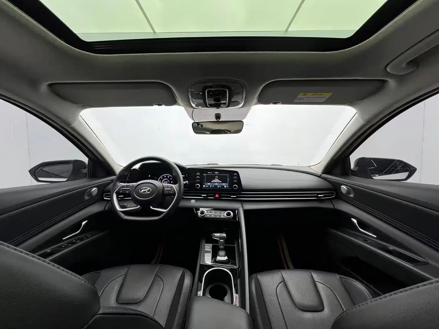 Hyundai Elantra 2022 1.5L CVT GLX Elite Edition фото 13