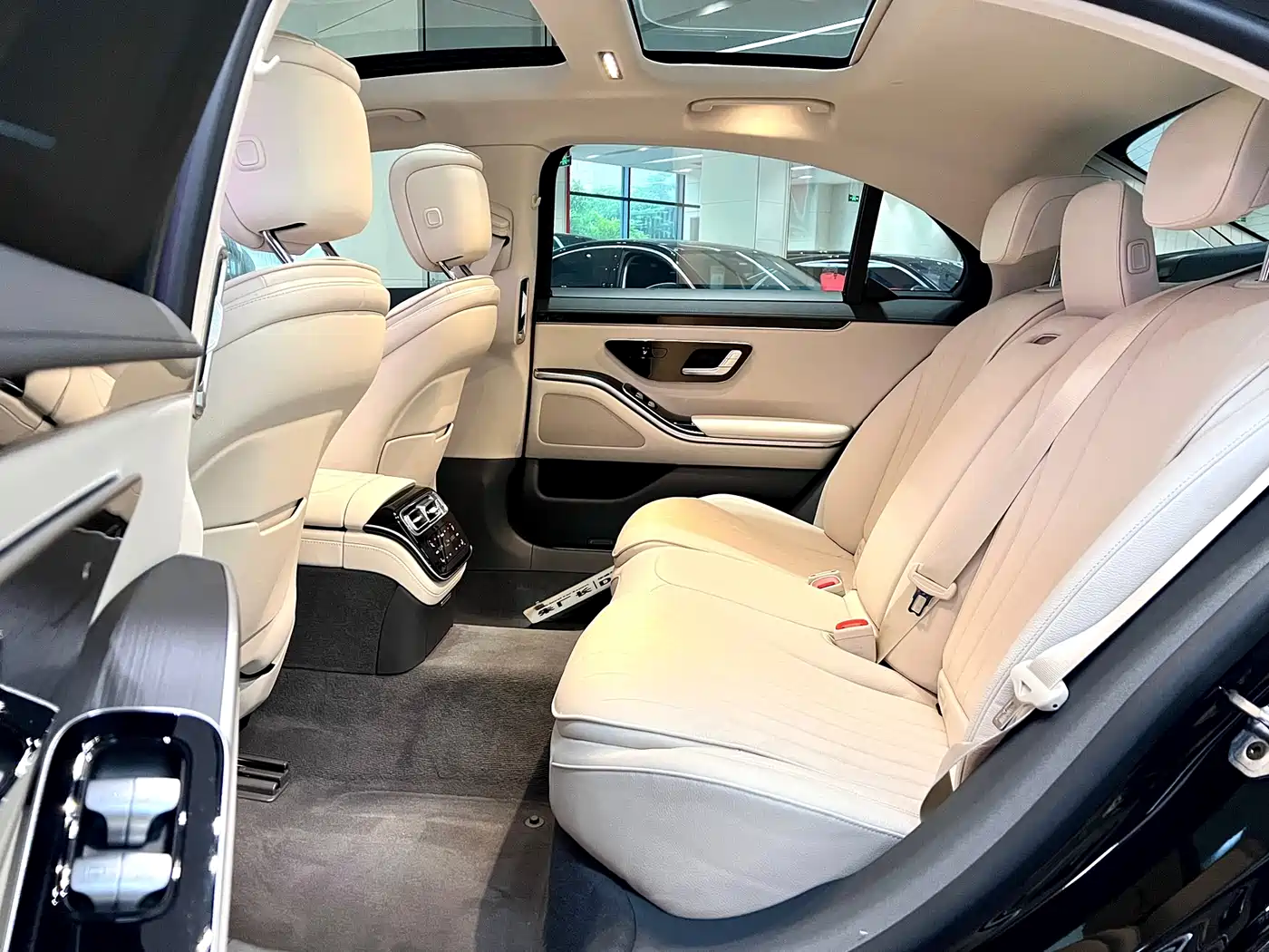Mercedes-Benz S-Class 2024 S 400 L Business Edition фото 9