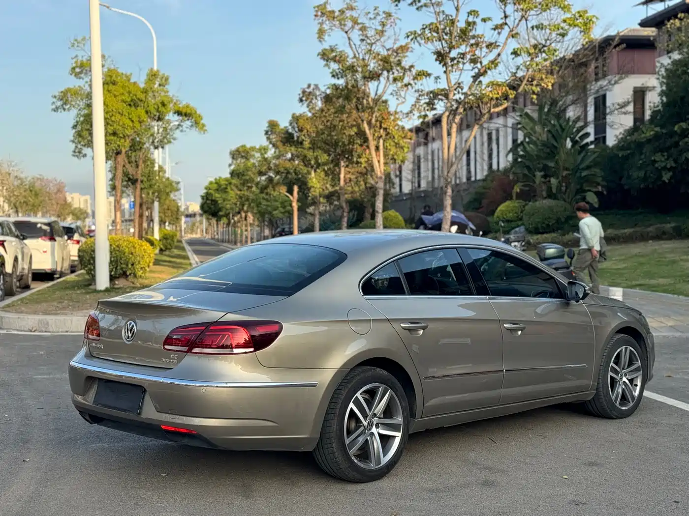 Volkswagen FAW-Volkswagen CC 2016 Model 1.8TSI Premium фото 15