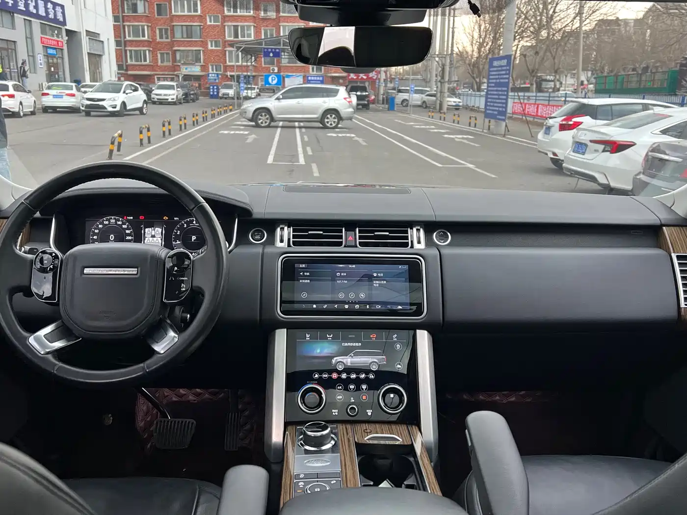 Land Rover Range Rover 2018 3.0 SC V6 Golden Age Edition фото 5
