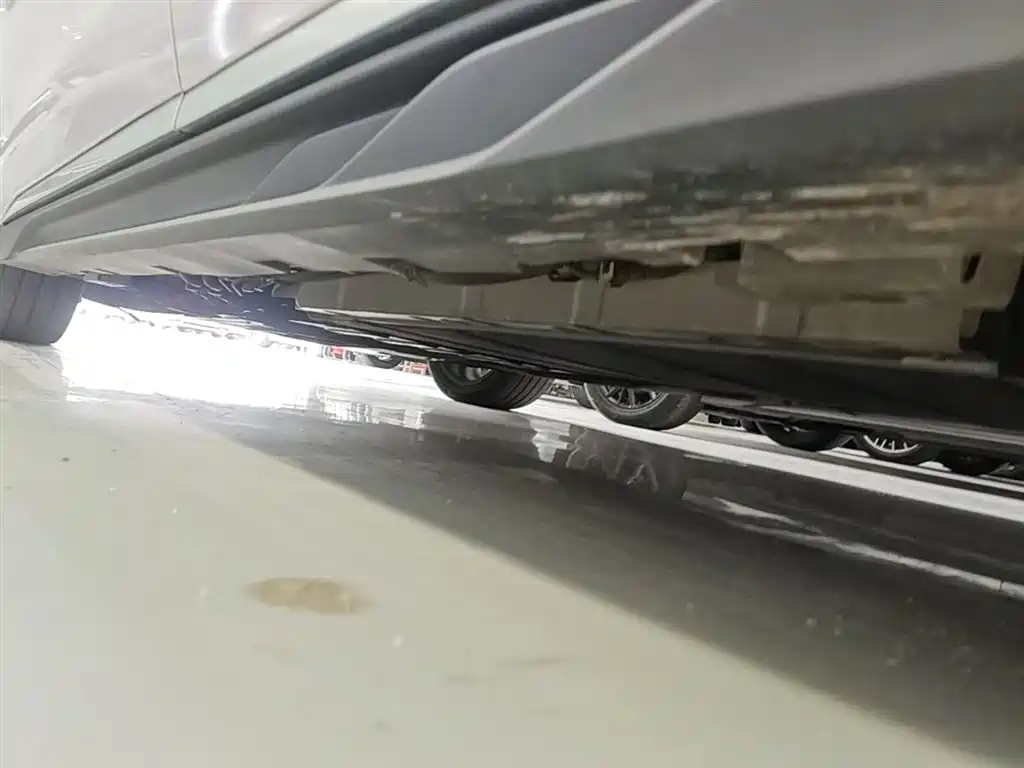 BYD Han 2022 DM-i 121KM Premium фото 22
