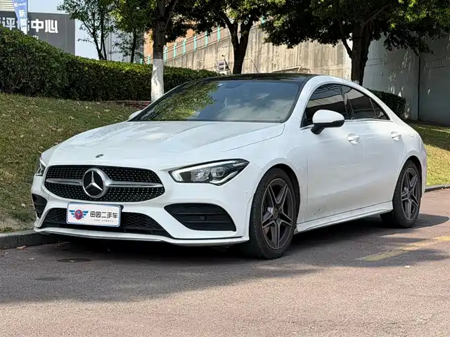 MERCEDES-BENZ CLA