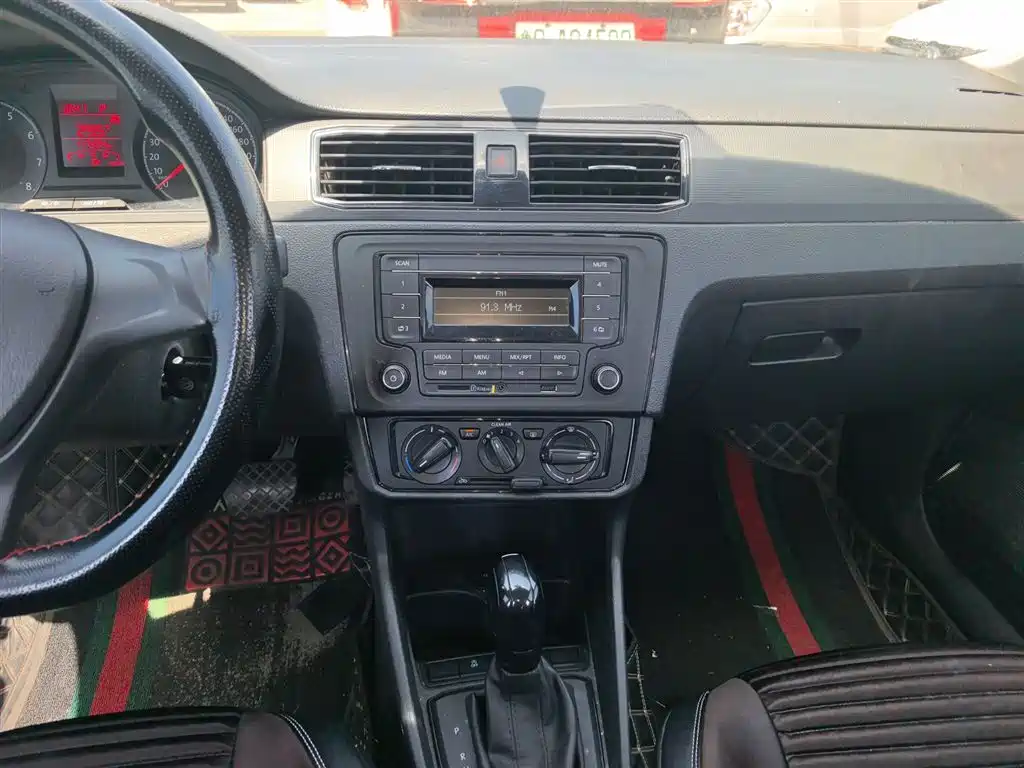 VOLKSWAGEN SANTANA