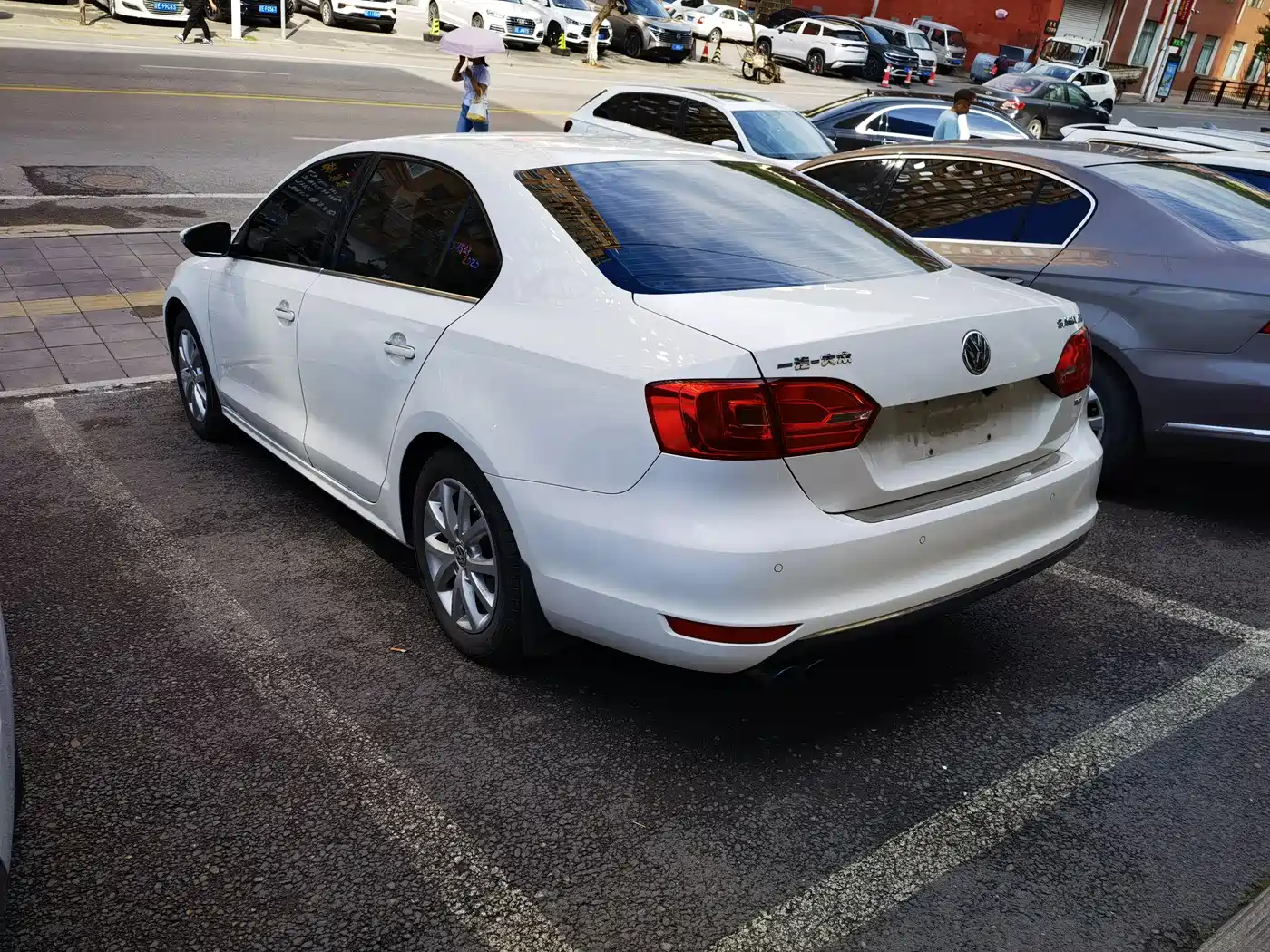 Volkswagen Sagitar 2012 1.4TSI Automatic Luxury фото 4