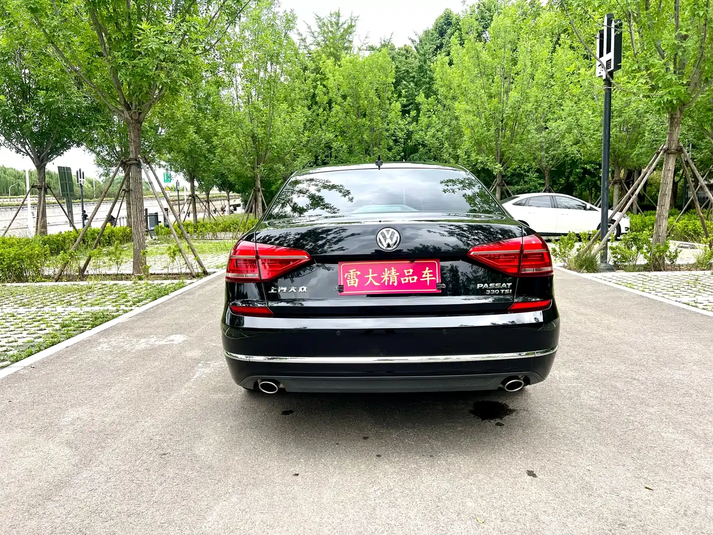 Volkswagen Passat 2017 330TSI DSG Prestige фото 6