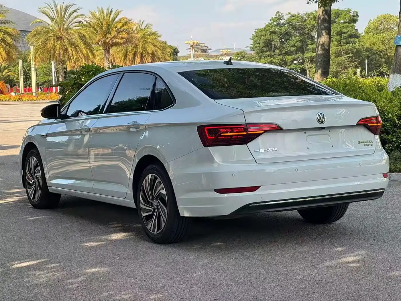 Volkswagen Sagitar 2022 280TSI DSG Surpassing Edition фото 6
