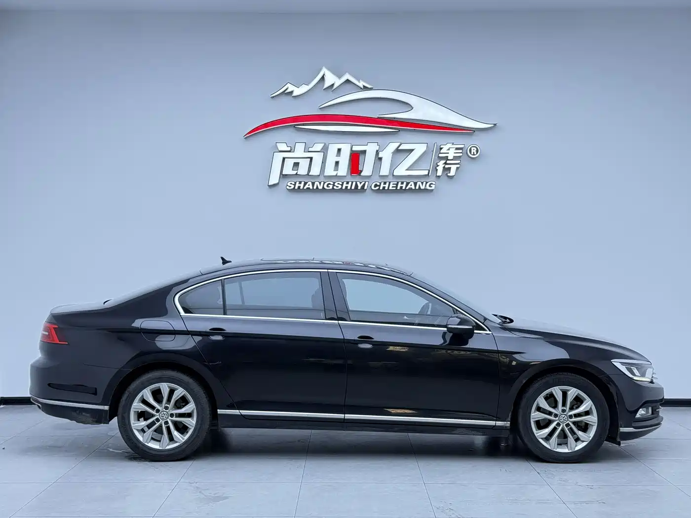 Volkswagen Magotan 2019 330TSI DSG Luxury Class China VI фото 4
