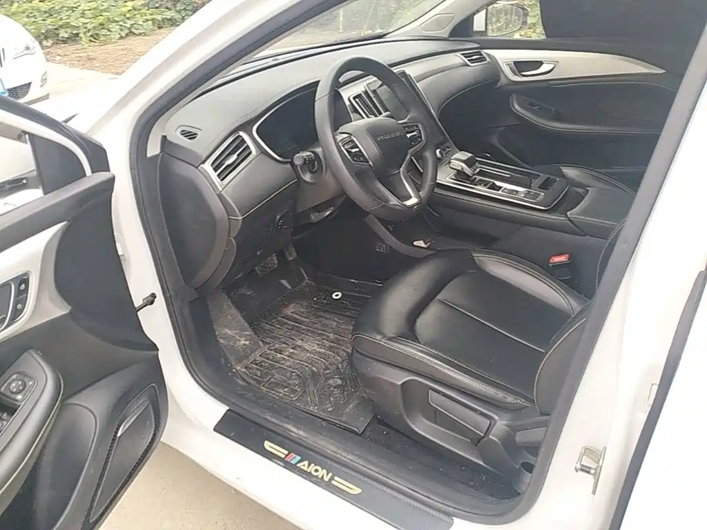 Photo 16 - Roewe i6 MAX EV