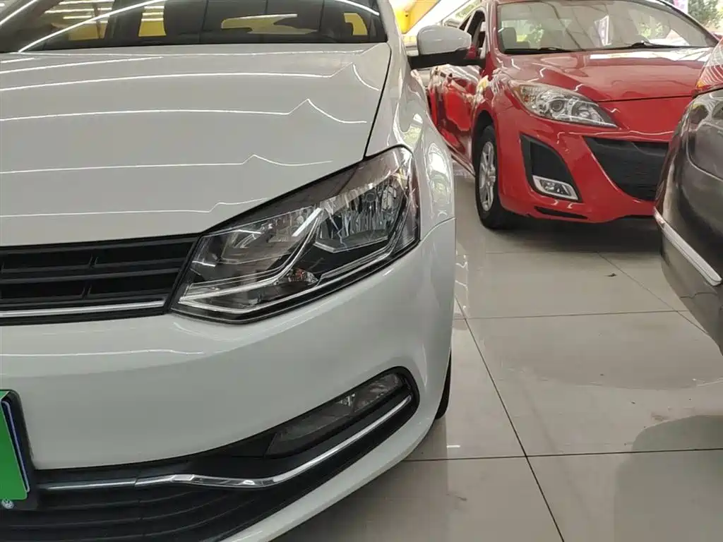 Volkswagen Polo 2016 1.6L Automatic Comfort фото 24