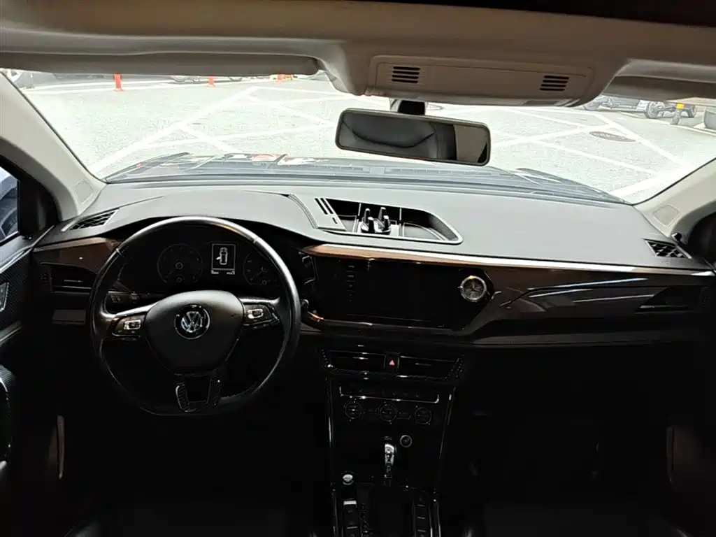 Volkswagen Tharu 2020 Model 280TSI 2WD Luxury Plus China VI фото 10