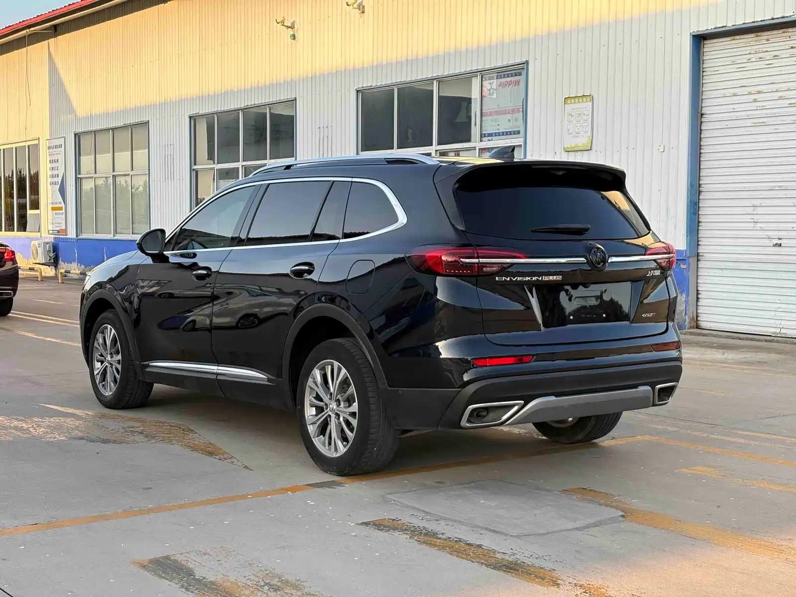 Photo 7 - Buick Envision Plus