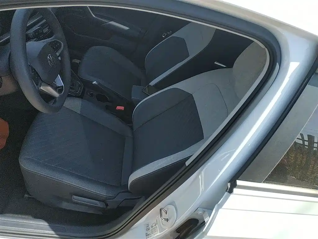Volkswagen Lavida 2023 New Sharp 1.5L Auto Premium Edition фото 15