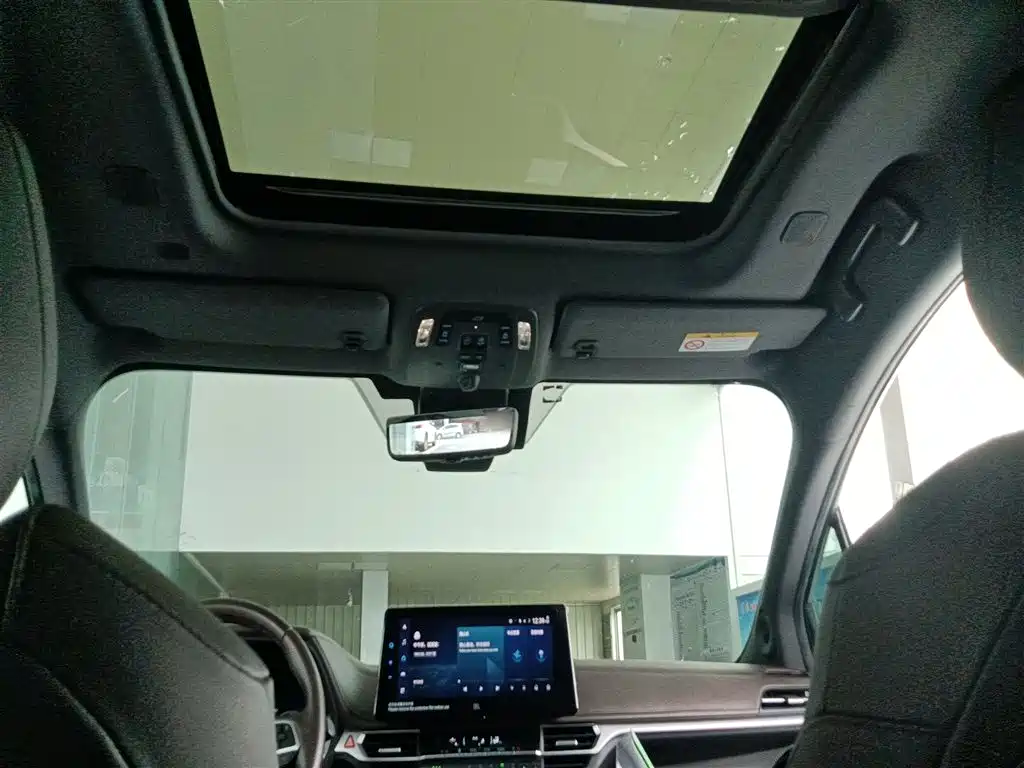 Toyota Sienna 2021 2.5L Hybrid Platinum Edition фото 18