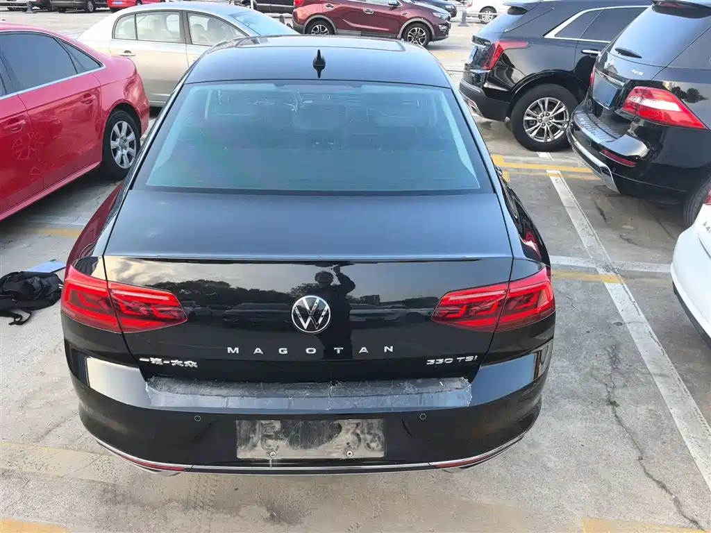 VOLKSWAGEN MAGOTAN