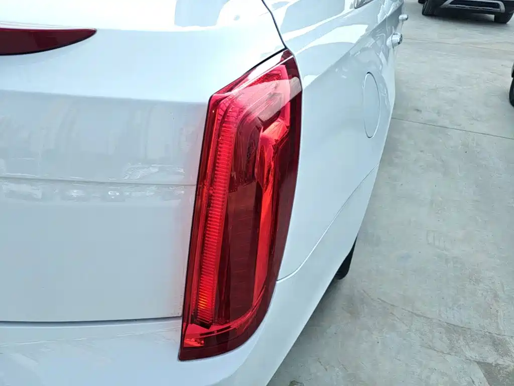 Cadillac XTS 2015 2014 28T Comfort
