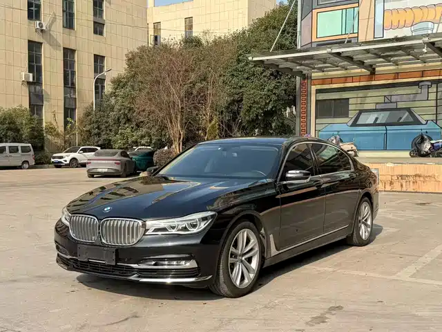 BMW 7 SERIES