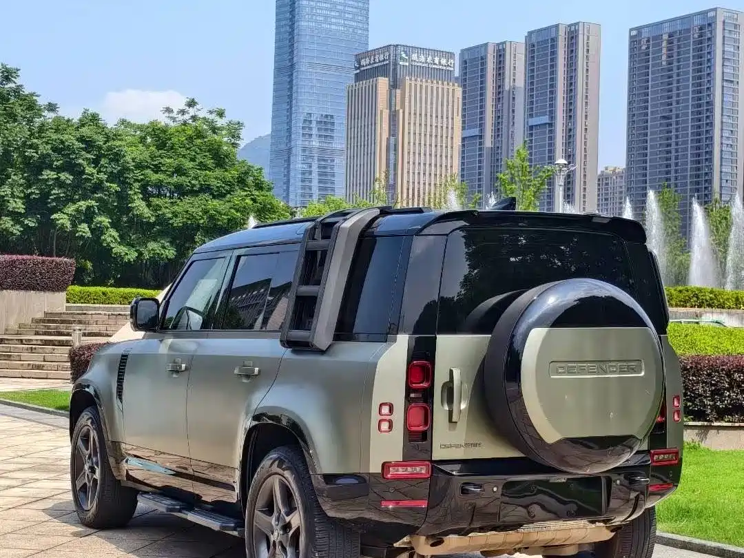 Land Rover Defender 2024 110 3.0T P400 X-DYNAMIC HSE фото 4