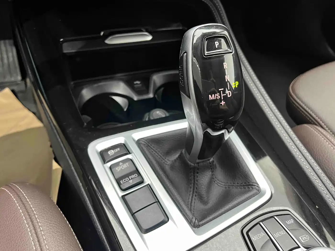 BMW 1 Series 2021 120i M Sport Shadow Edition фото 8