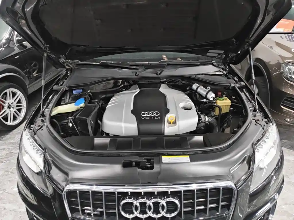 Фото 20 - Audi Q7