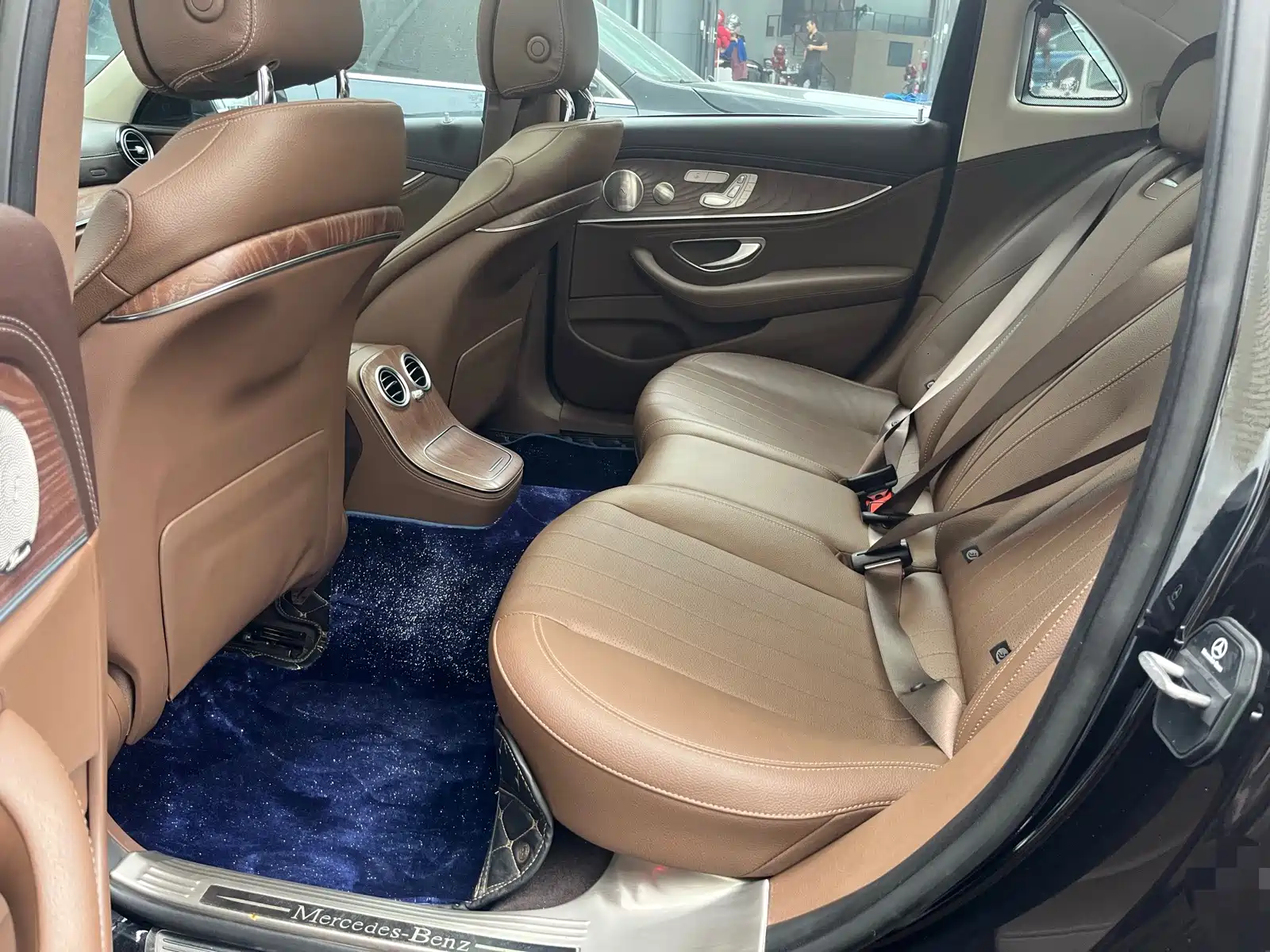 Photo 5 - Mercedes-Benz E-Class