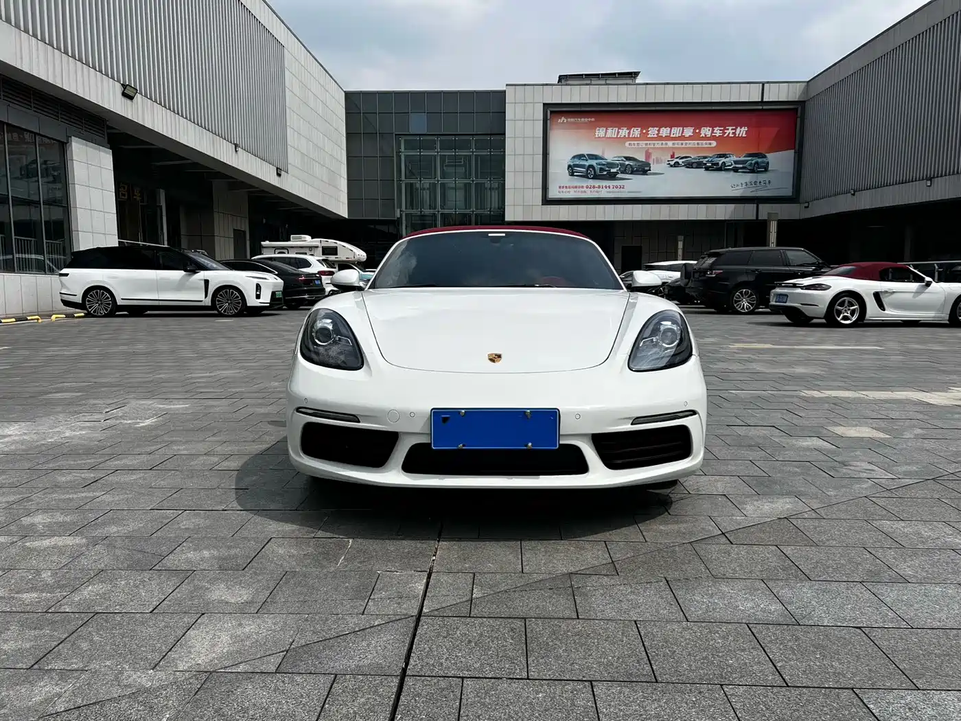 Photo 2 - Porsche 718