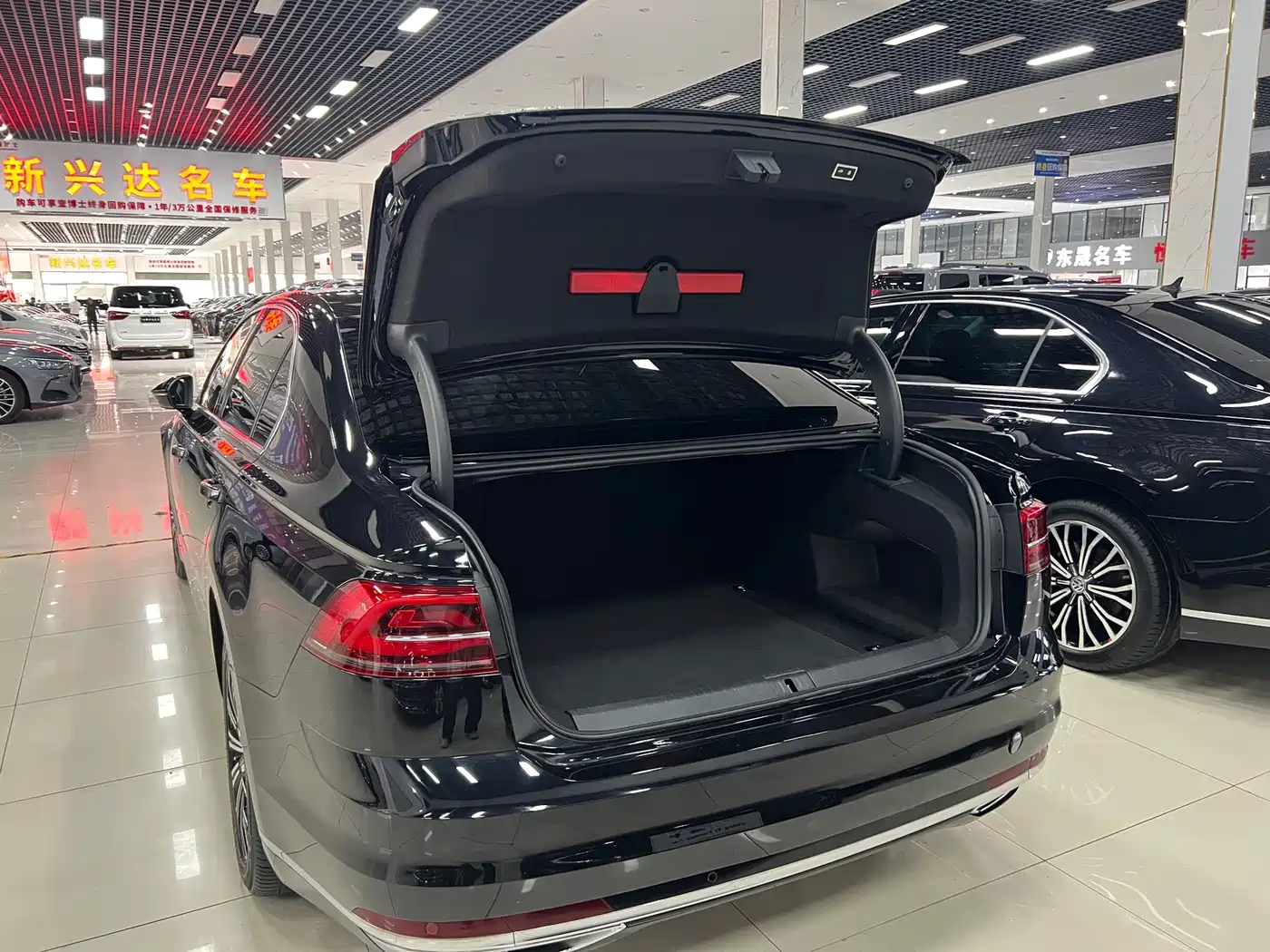 Volkswagen Phideon 2021 380TSI Luxury Edition фото 15