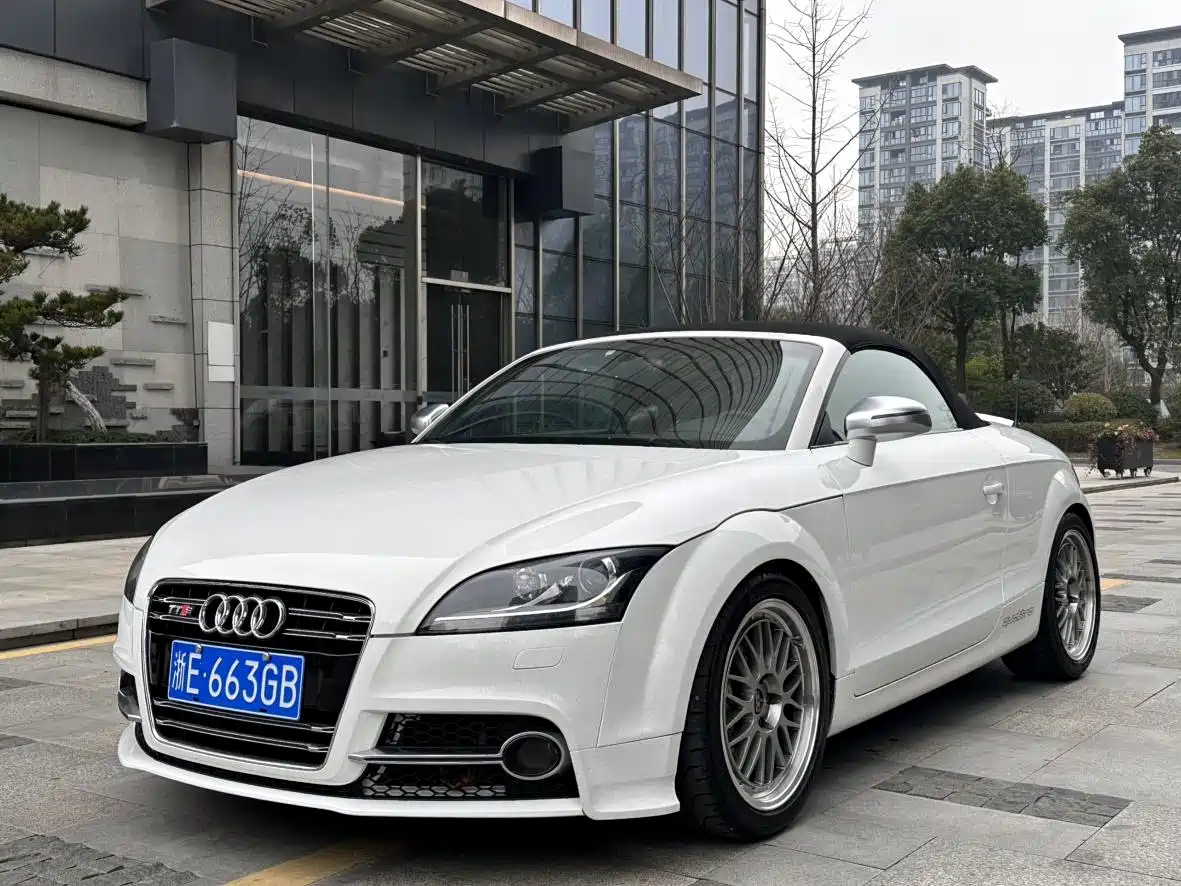 Audi TTS 2011 Model TTS Roadster 2.0TFSI quattro