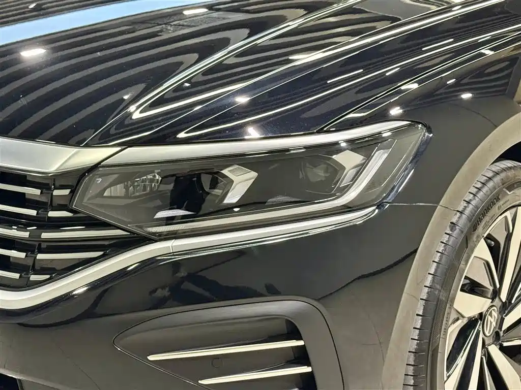 Volkswagen Passat 2025 Outstanding 380TSI Dragon Soaring Edition фото 9
