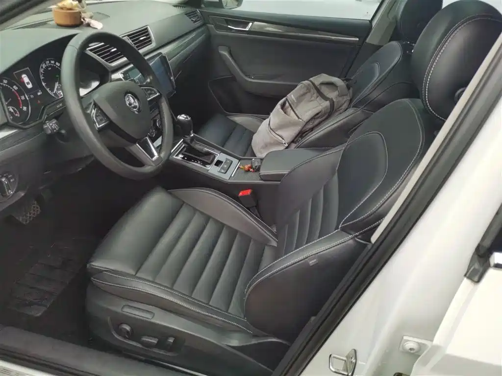 Škoda Superb 2016 TSI330 DSG Smart Edition фото 15