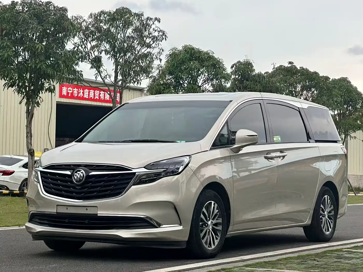Buick GL8 2022 ES Landmark 653T Comfort