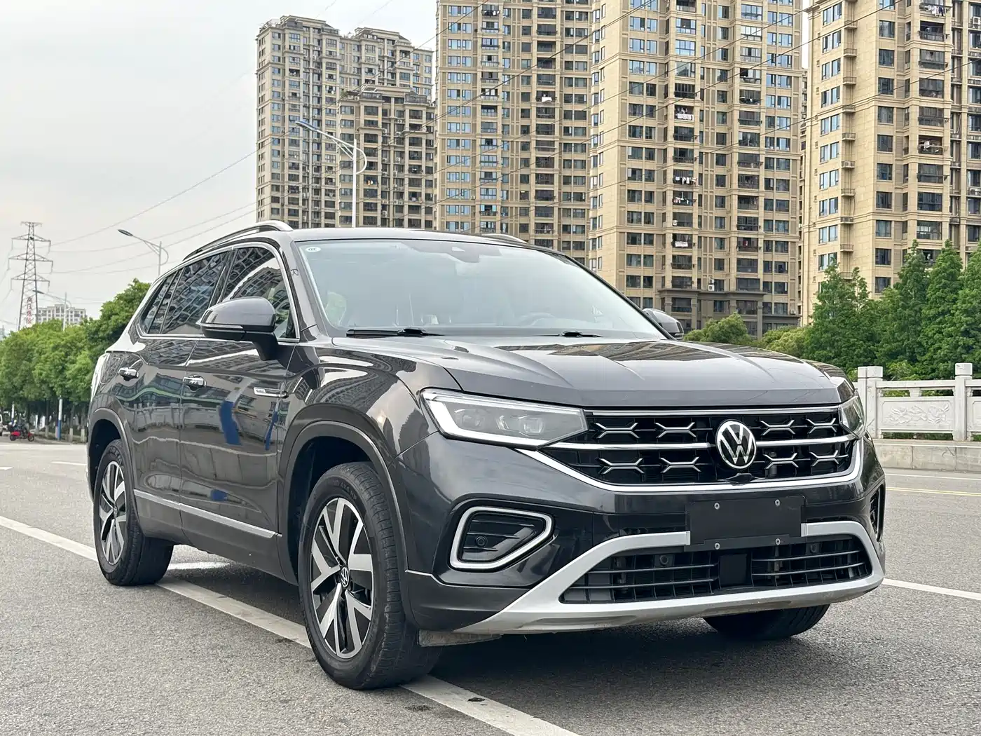 Volkswagen Tayron 2023 330TSI 2WD Luxury Plus Advanced Edition фото 3