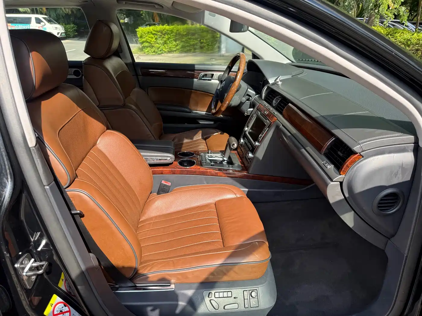 Volkswagen Phaeton 2010 2011 3.6L V6 4-seat Long Wheelbase Individual