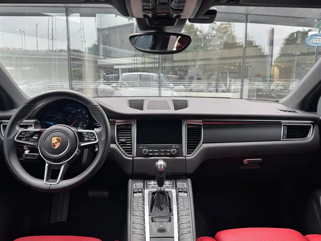Porsche Macan 2017 Macan 2.0T фото 14