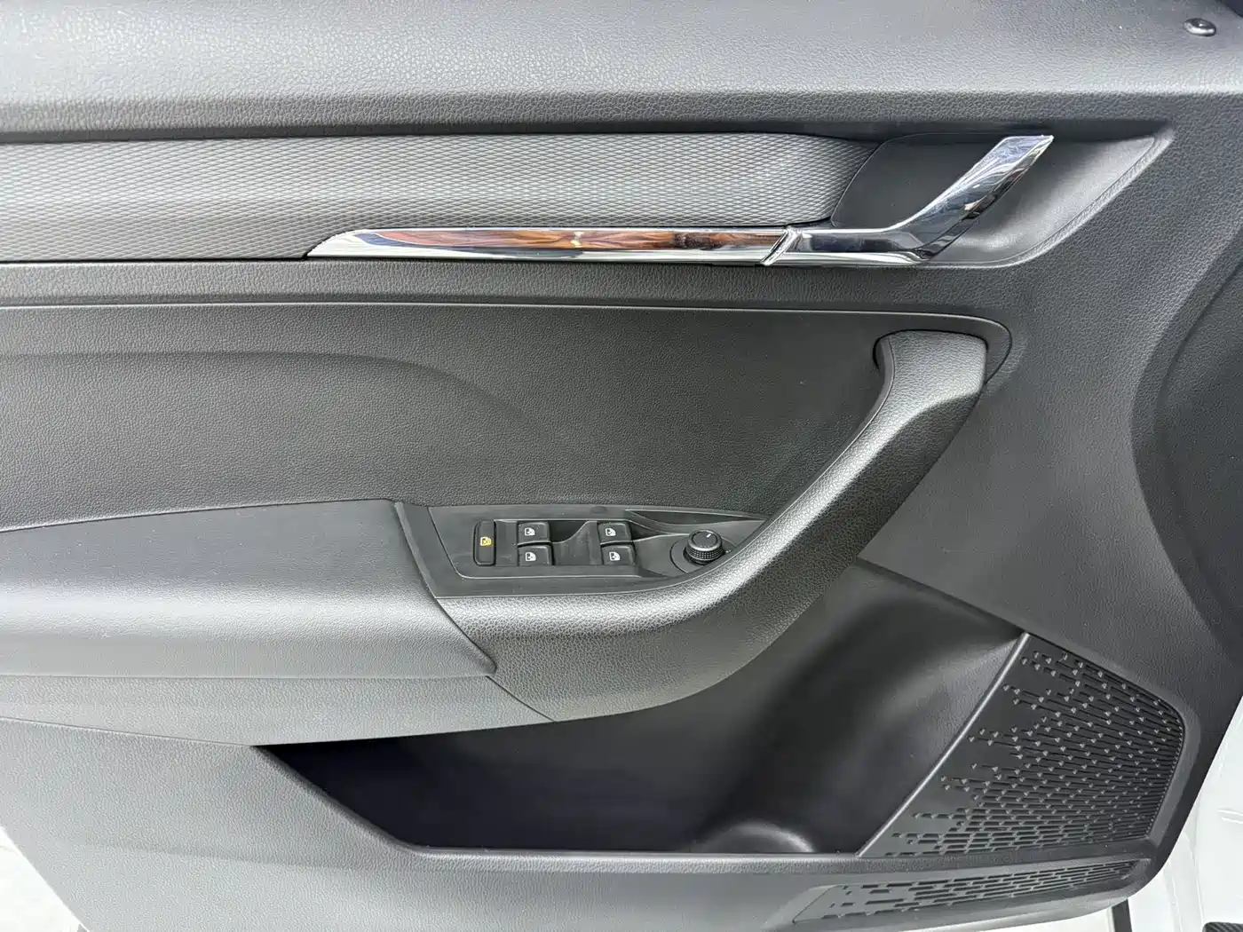 Škoda Kamiq 2023 Facelift 1.5L Auto Comfort Edition фото 4