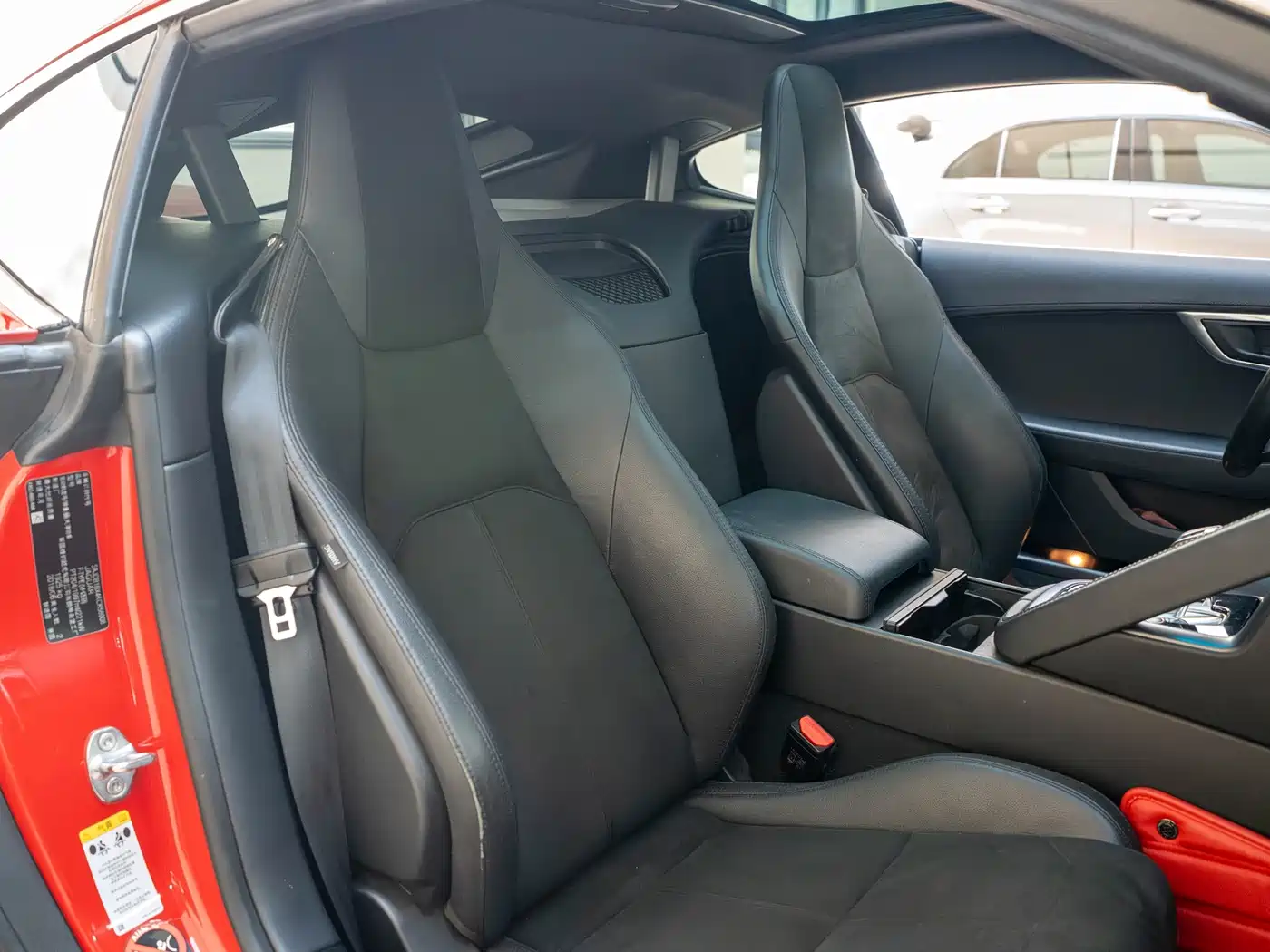 Jaguar F-TYPE 2018 2019 2.0T Coupe
