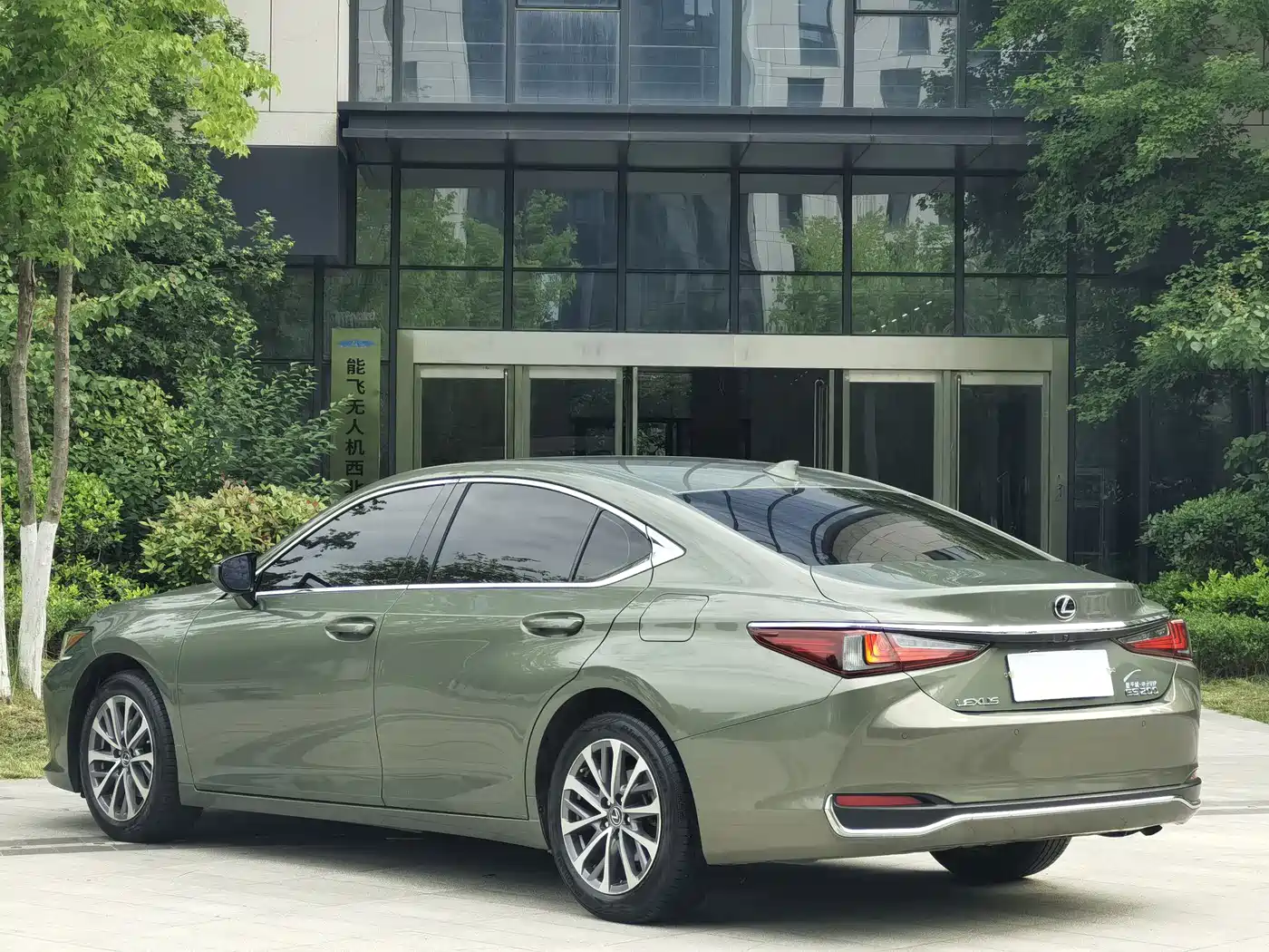 Lexus ES 2021 200 Excellence Edition фото 5