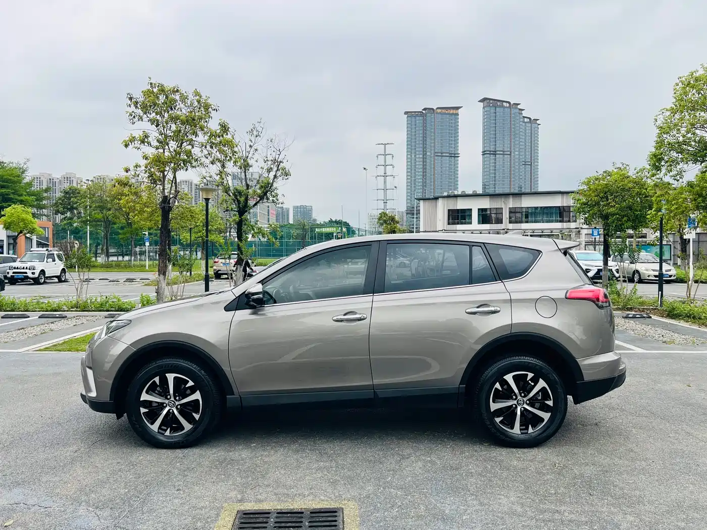 Toyota RAV4 Rongfang 2019 2.0L CVT 2WD Trend Edition China VI фото 7