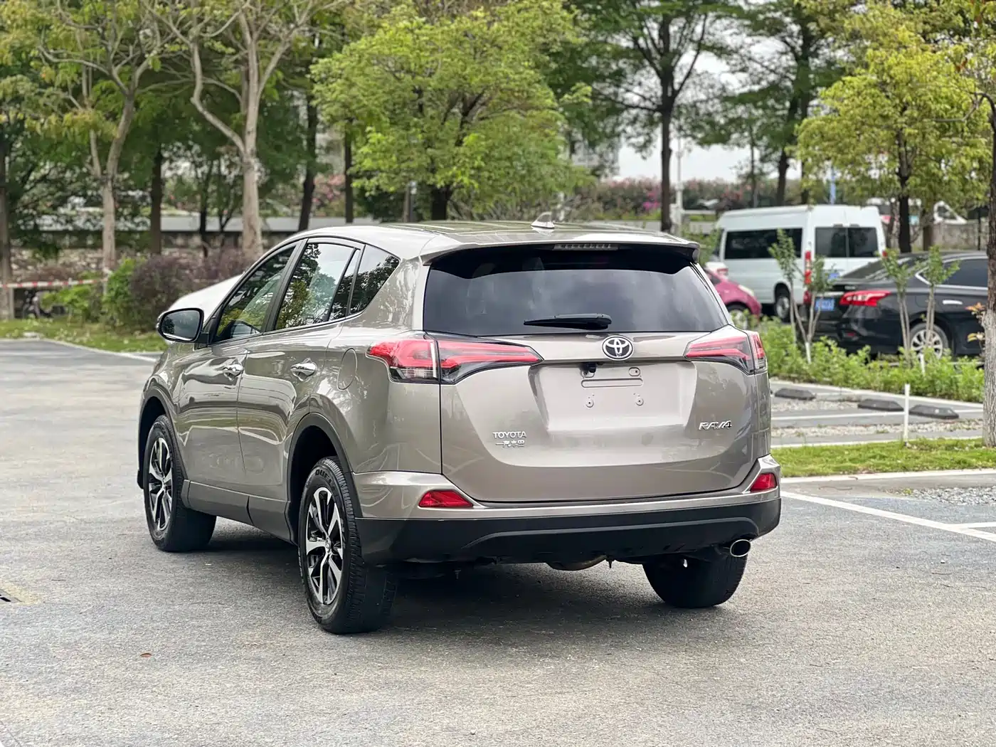 Toyota RAV4 Rongfang 2019 2.0L CVT 2WD Trend Edition China VI фото 4
