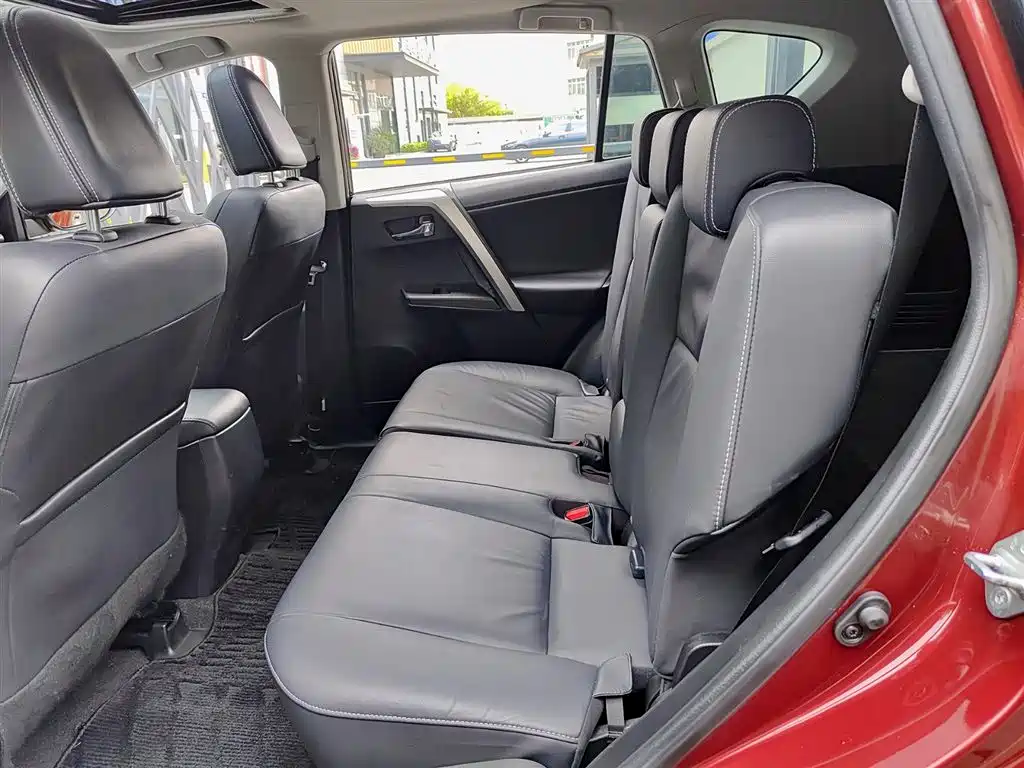 Toyota RAV4 Rongfang 2016 2.0L CVT 2WD Smart (China V) фото 8