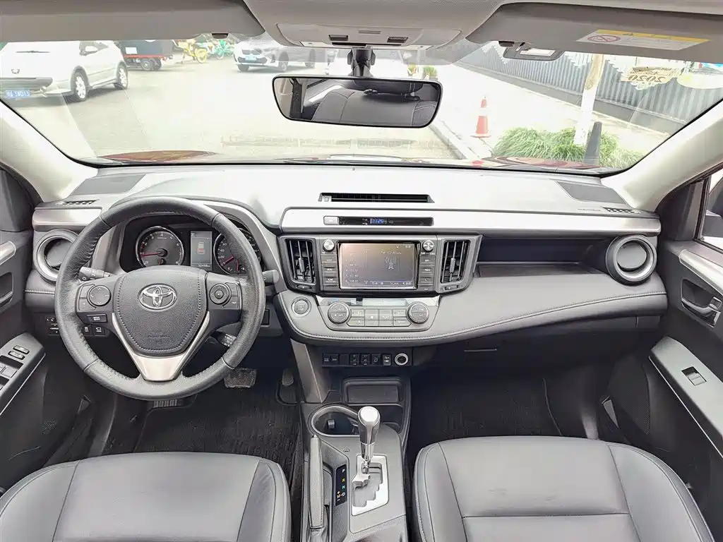 Toyota RAV4 Rongfang 2016 2.0L CVT 2WD Smart (China V) фото 10