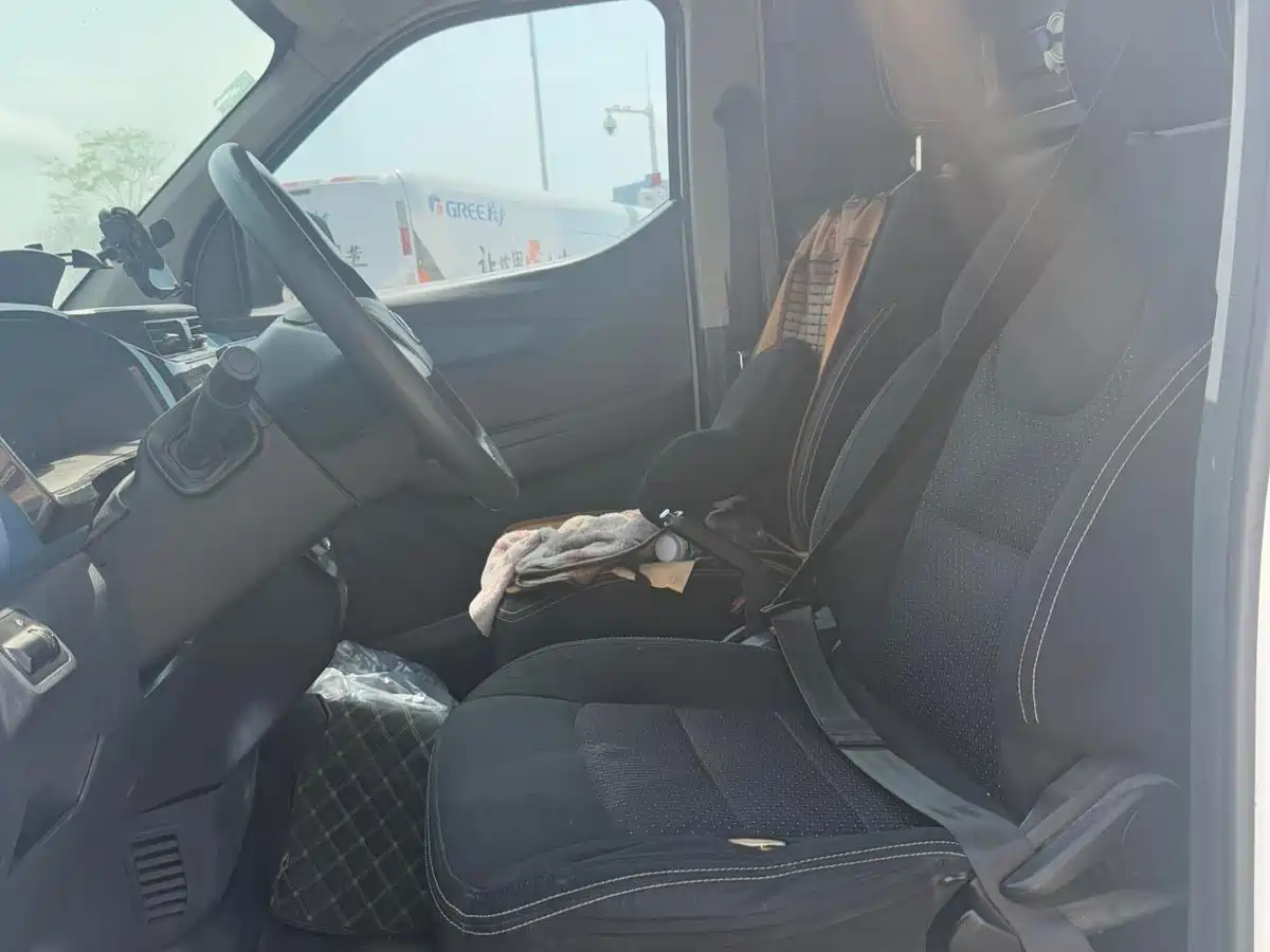 SAIC MAXUS CHASE EV30