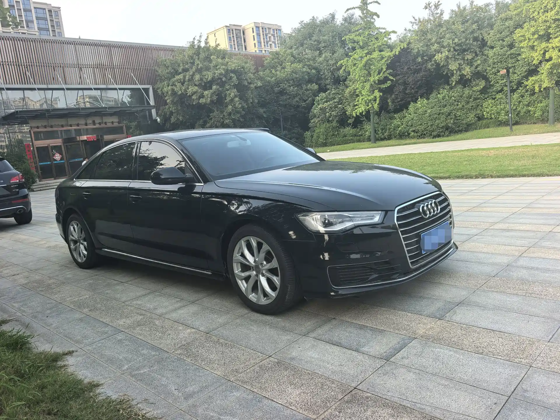 Фото 3 - Audi A6L