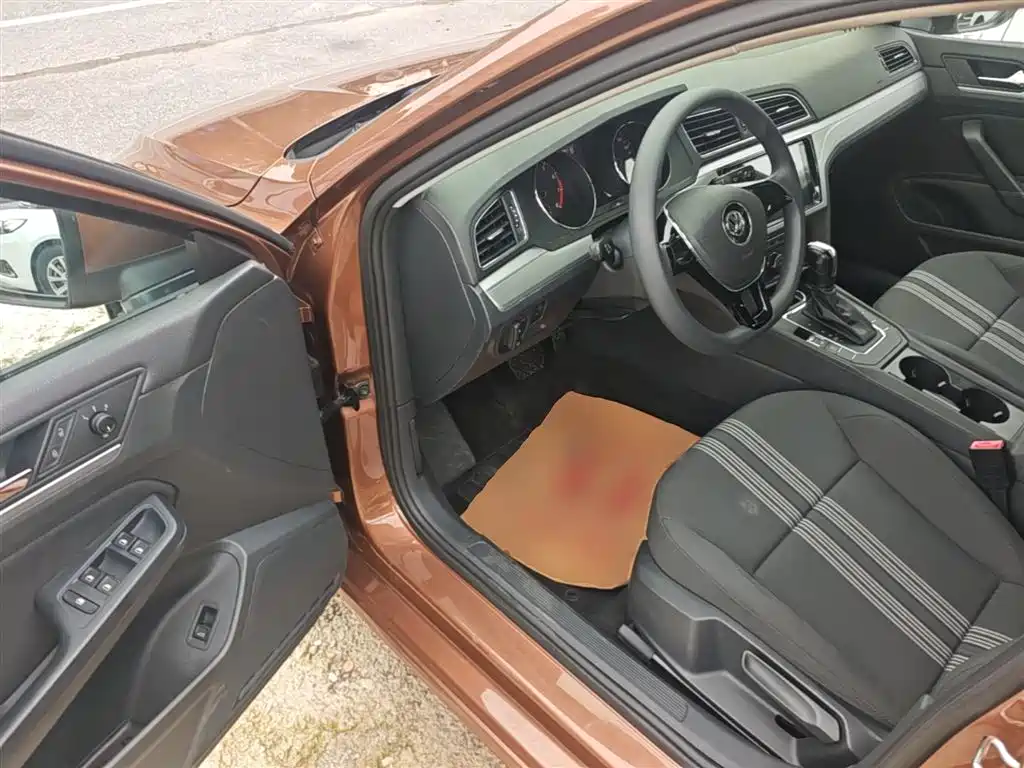 Volkswagen Lamando 2017 230TSI DSG Trend Edition фото 15